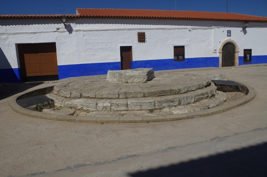 Hospederia Casa De La Torre Guest House El Toboso Exterior photo